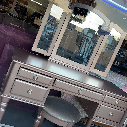 Masao's Home Furniture, Muebleria en South Gate, Colchonería, Camas, Crédito Fácil.