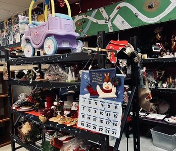 Nueva imagen de tienda de segunda mano: moda vintage y ahorros en Thrift Store