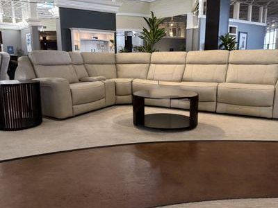 Muebles de Casa Royal Comfort: Sofás, Camas y Decoración de Lujo