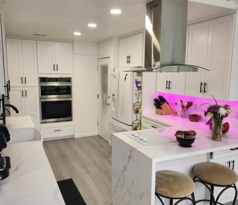 Renovación de cocinas en Whittier – Gabinetes First Choice Cabinets, diseño y calidad
