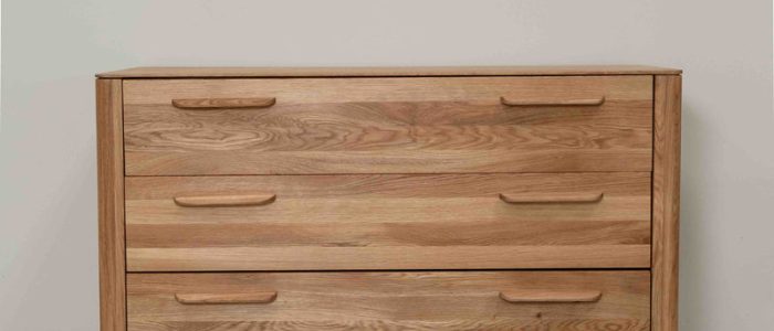 Cómoda de Madera Maciza – Elegancia, Durabilidad y Estilo en Cada Detalle