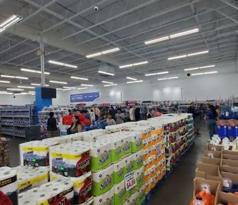 CostLess Wholesale – Corona: Oferta mayorista de cerveza premium con envío rápido